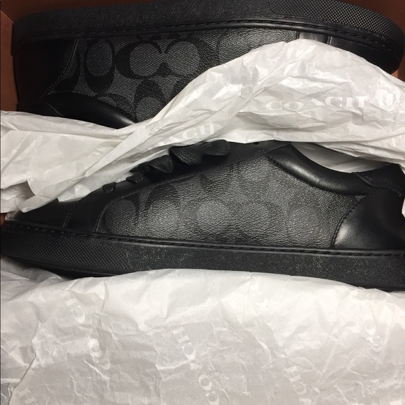 Coach black on black - Picture 6 of 6